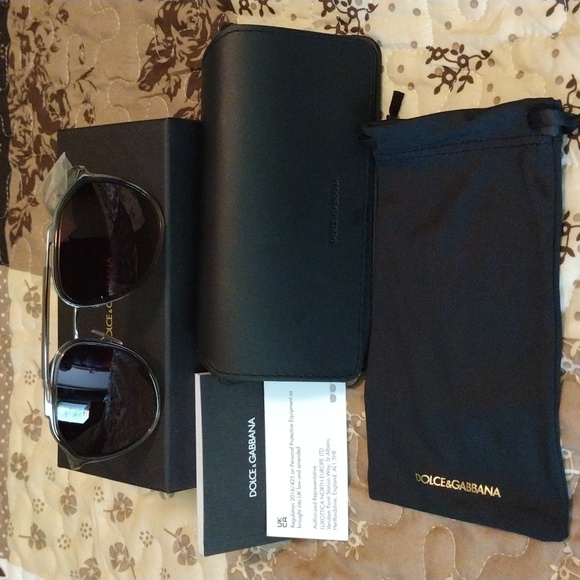 🇮🇹  Dolce & Gabbana Sunglasses Color Is Bronze Not Gold - Picture 6 of 13